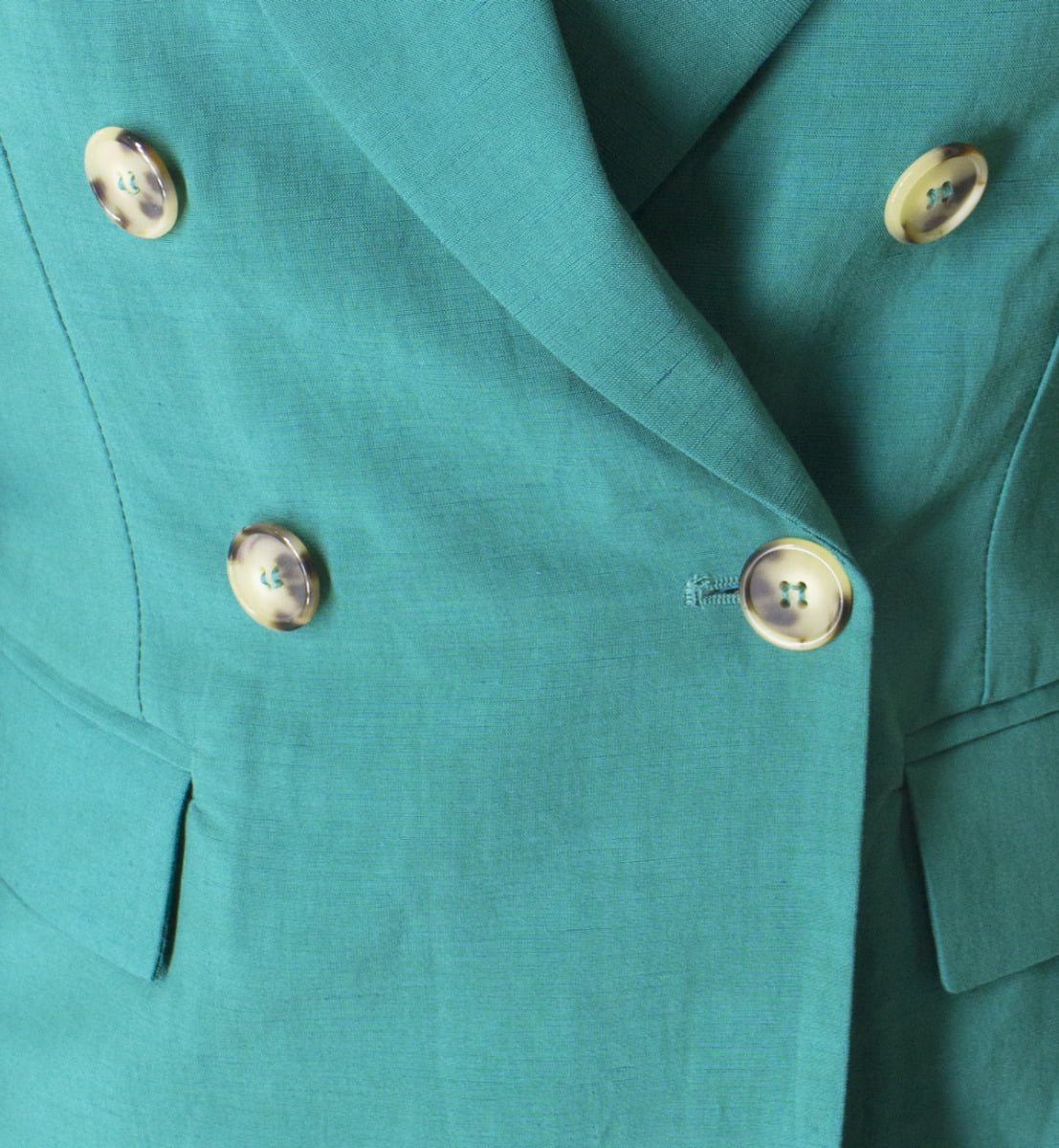 Giacca donna blazer corto sfoderato in lino modello doppiopetto bottone tartarugato e spalline