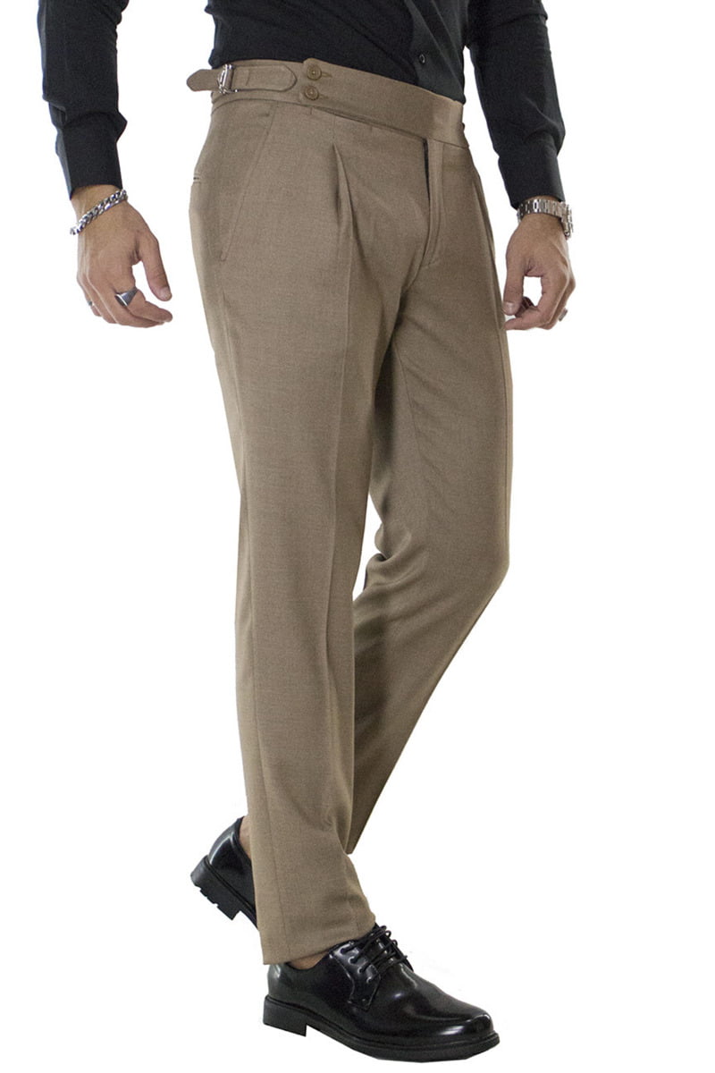 Pantalone uomo vita alta beige con pinces e fibbia laterale in lana slim fit made in Italy