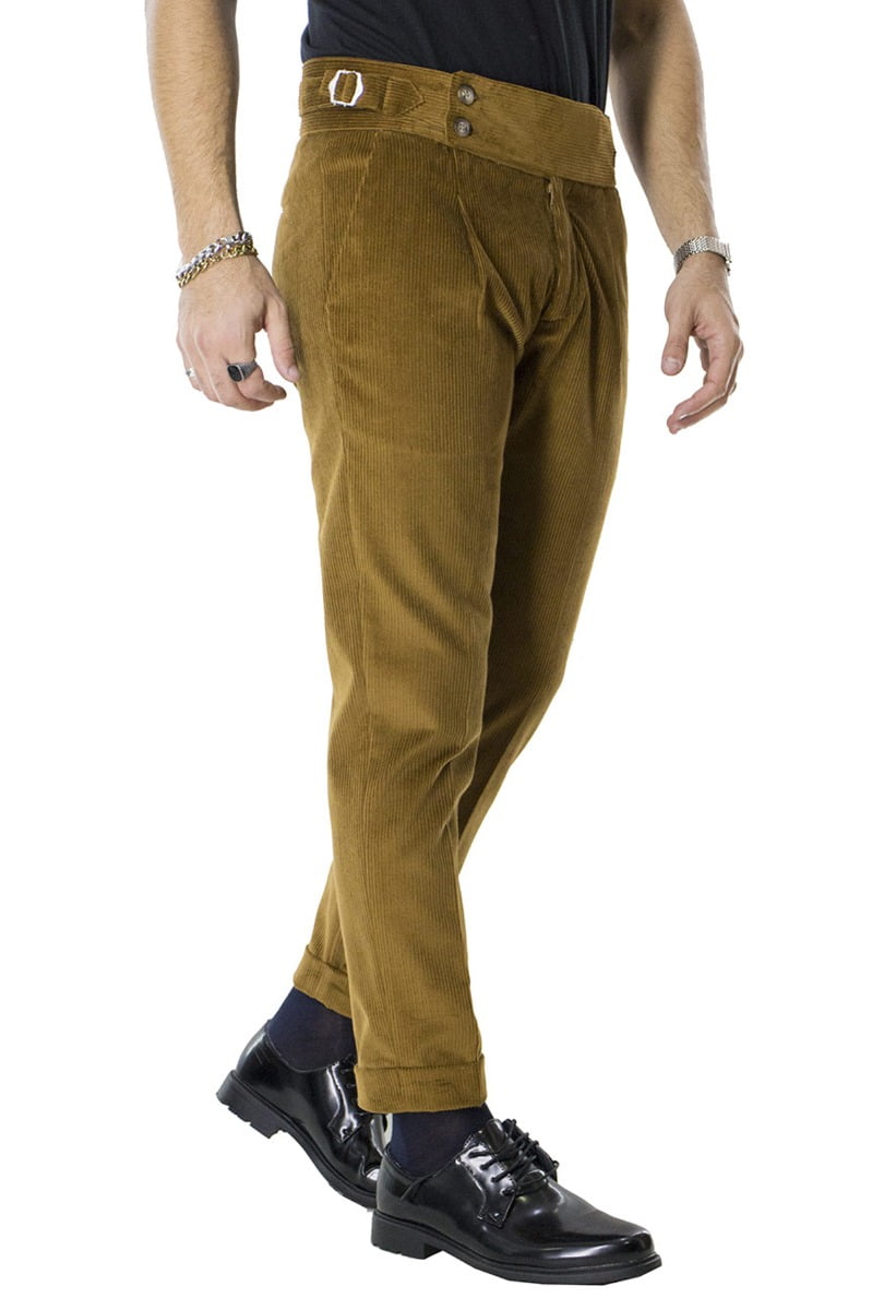 Pantalone uomo velluto tegola slim fit vita alta con pinces fibbia laterale e risvolto made in Italy