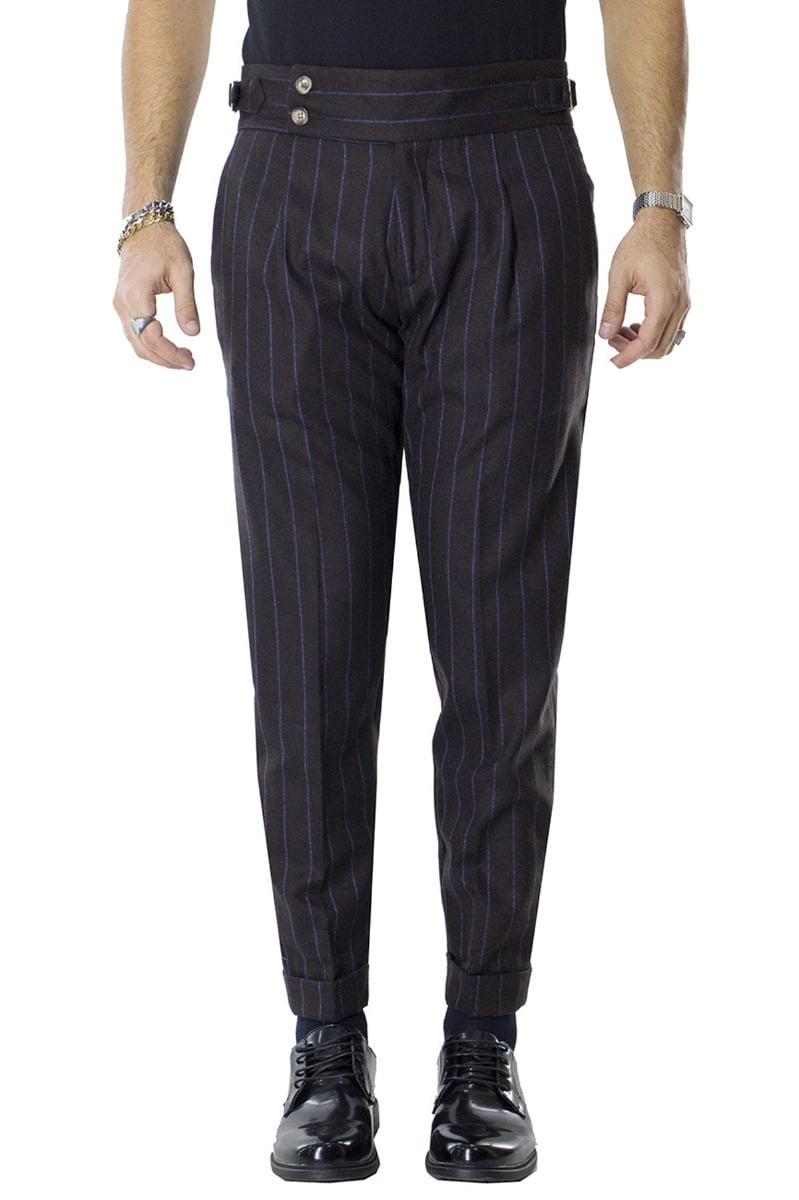 Pantaloni vita alta uomo in lana marrone fantasia riga azzurra slim fit con pinces fibbia e risvolto