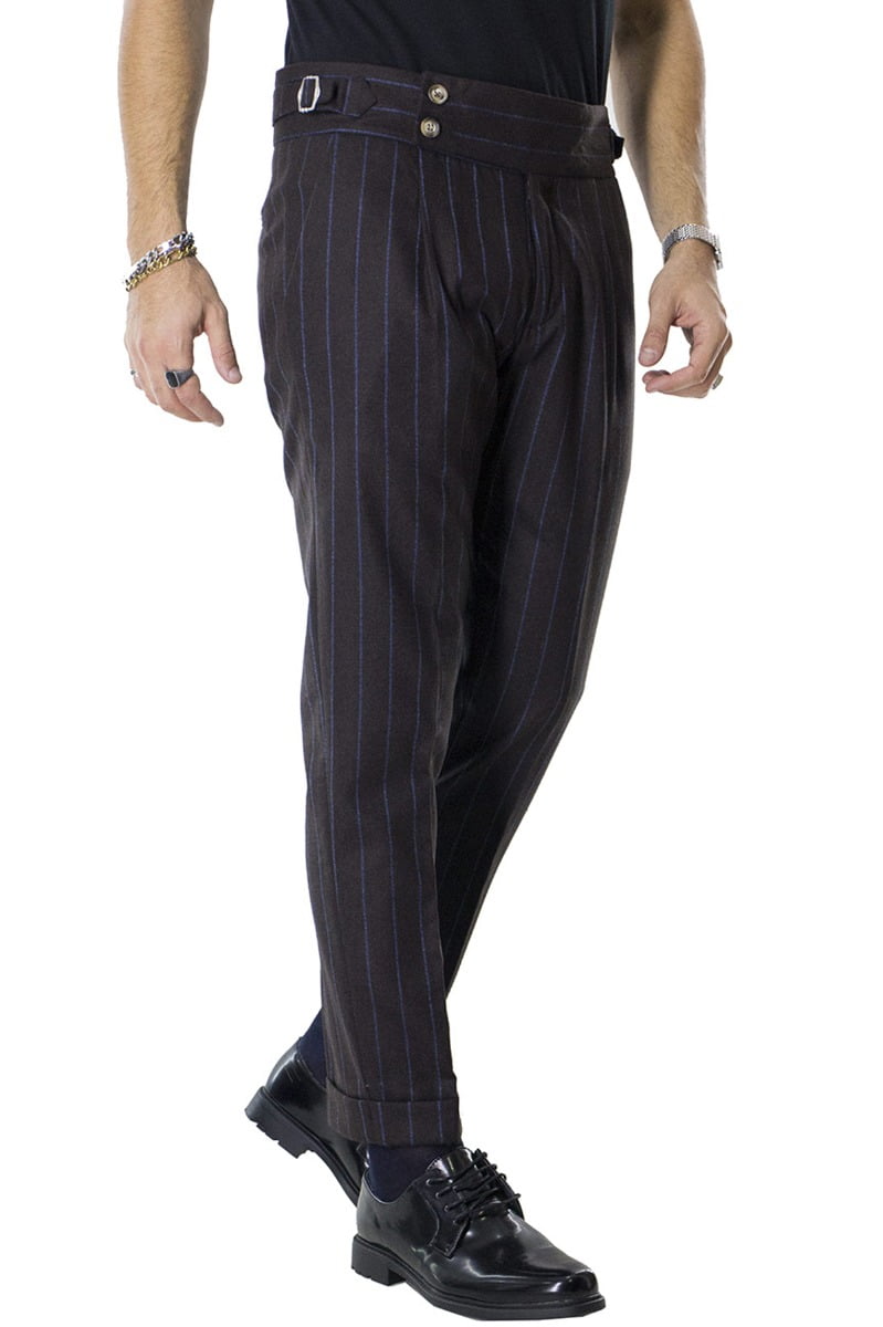 Pantaloni vita alta uomo in lana marrone fantasia riga azzurra slim fit con pinces fibbia e risvolto