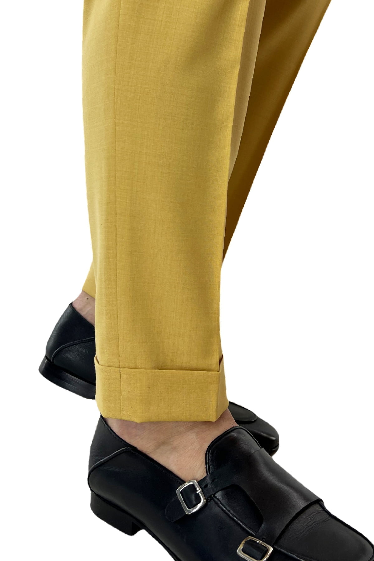 Pantalone uomo giallo in fresco lana tinta unita vita alta con pinces fibbie laterali e risvolto 4cm
