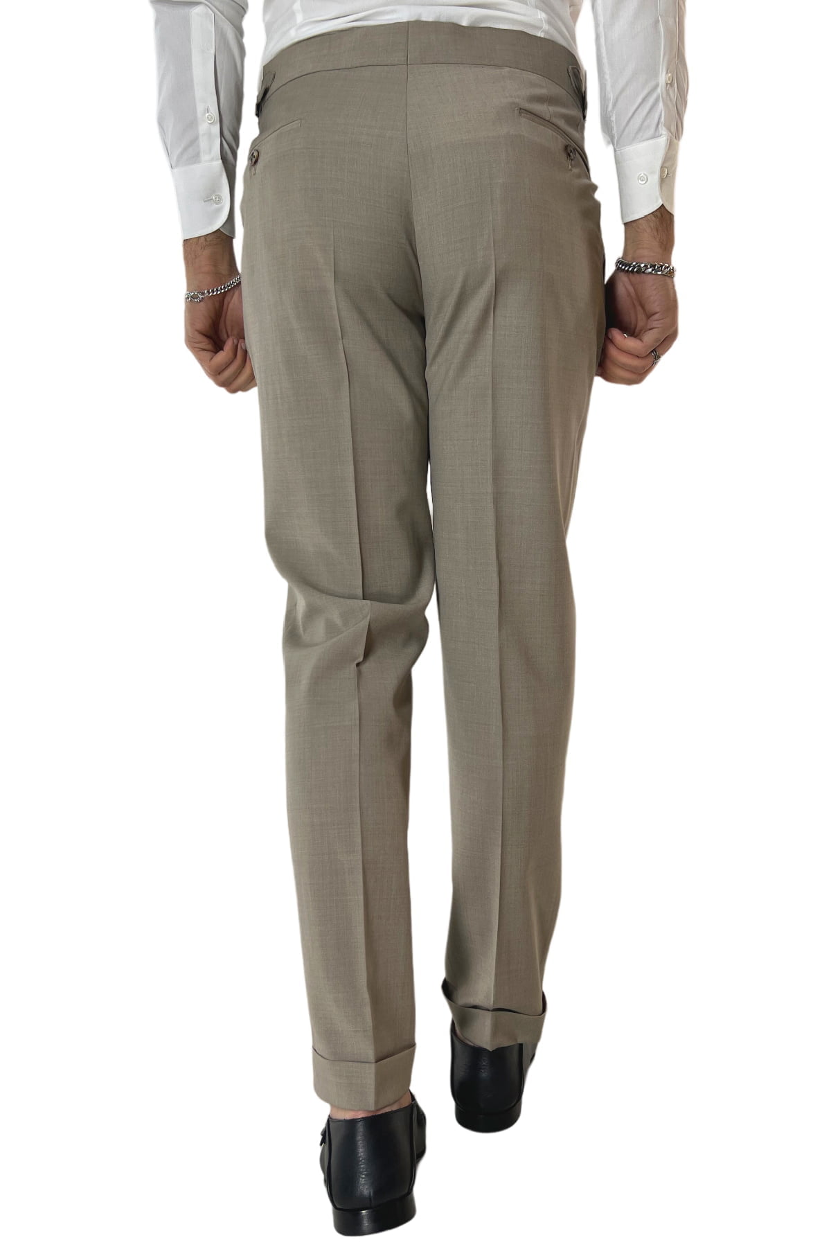 Pantalone uomo Fango in fresco lana tinta unita vita alta con pinces fibbie laterali e risvolto 4cm