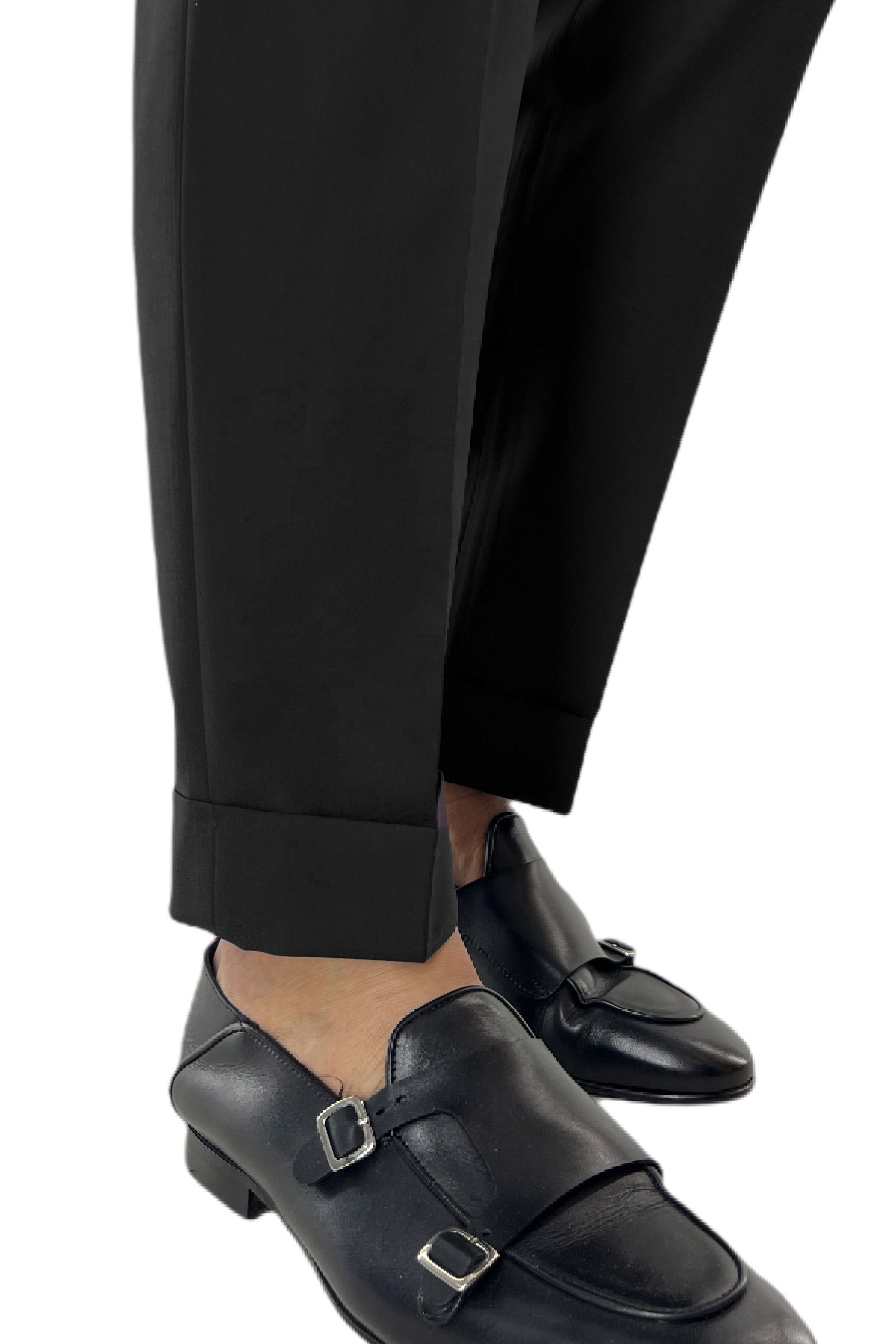 Pantalone uomo nero in fresco lana tinta unita vita alta fibbie laterali e risvolto 4cm