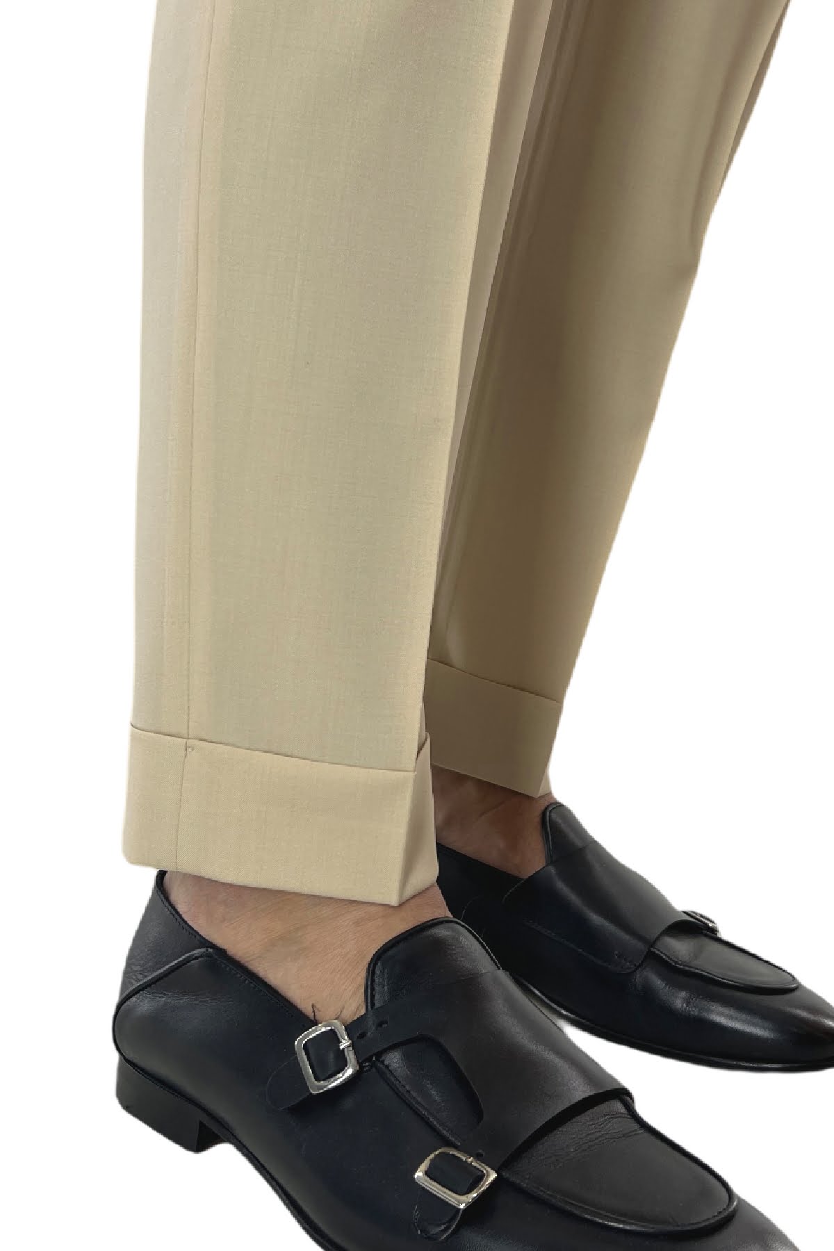 Pantalone uomo beige chiaro in fresco lana 100's Holland & Sherry vita alta con pinces fibbie laterali e risvolto 4cm