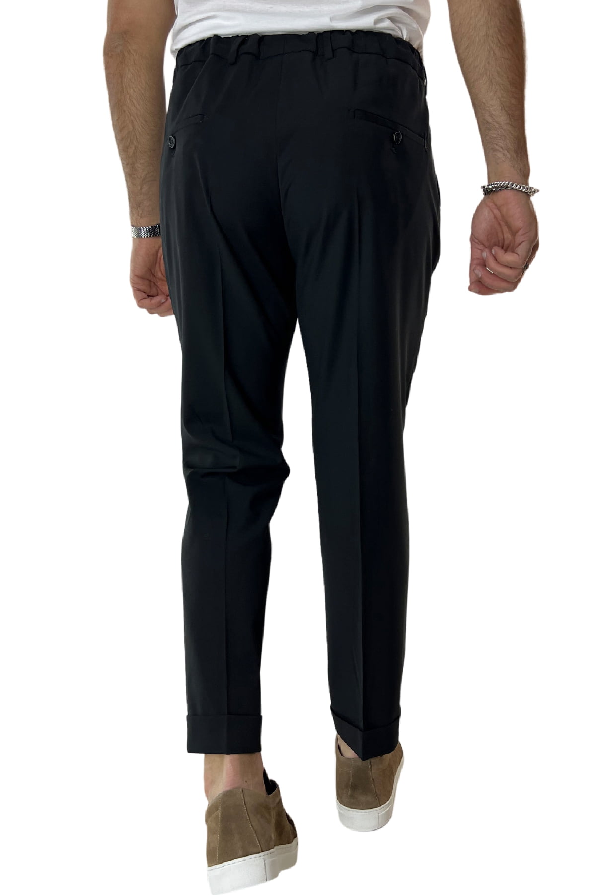 Pantalaccio uomo nero in fresco lana tasca america con doppia pence e laccio in vita risvolto 4cm