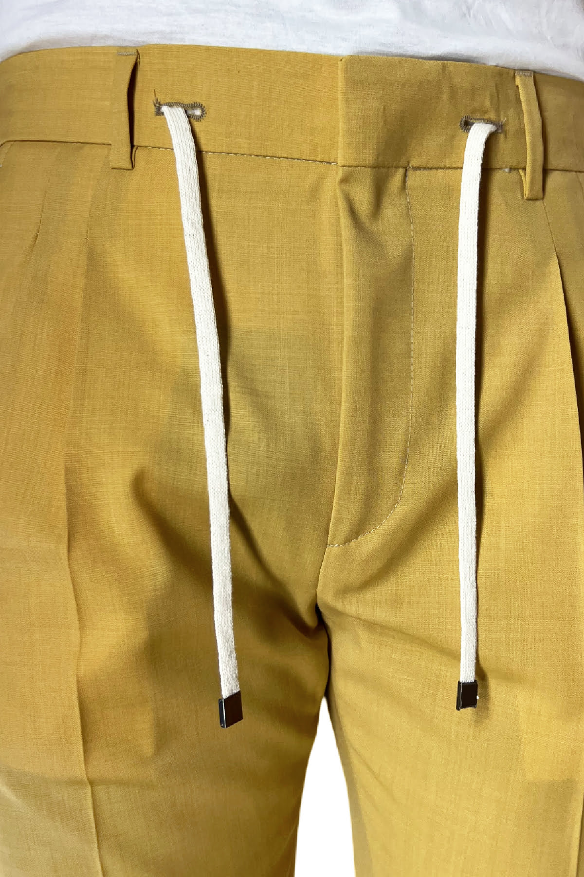 Pantalaccio uomo giallo in fresco lana tasca america con doppia pence e laccio in vita risvolto 4cm