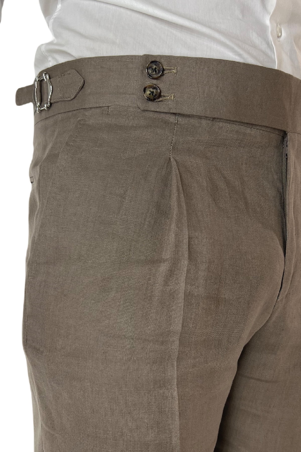 Pantalone uomo fango in lino 100% vita alta con pinces fibbie laterali e risvolto 4cm
