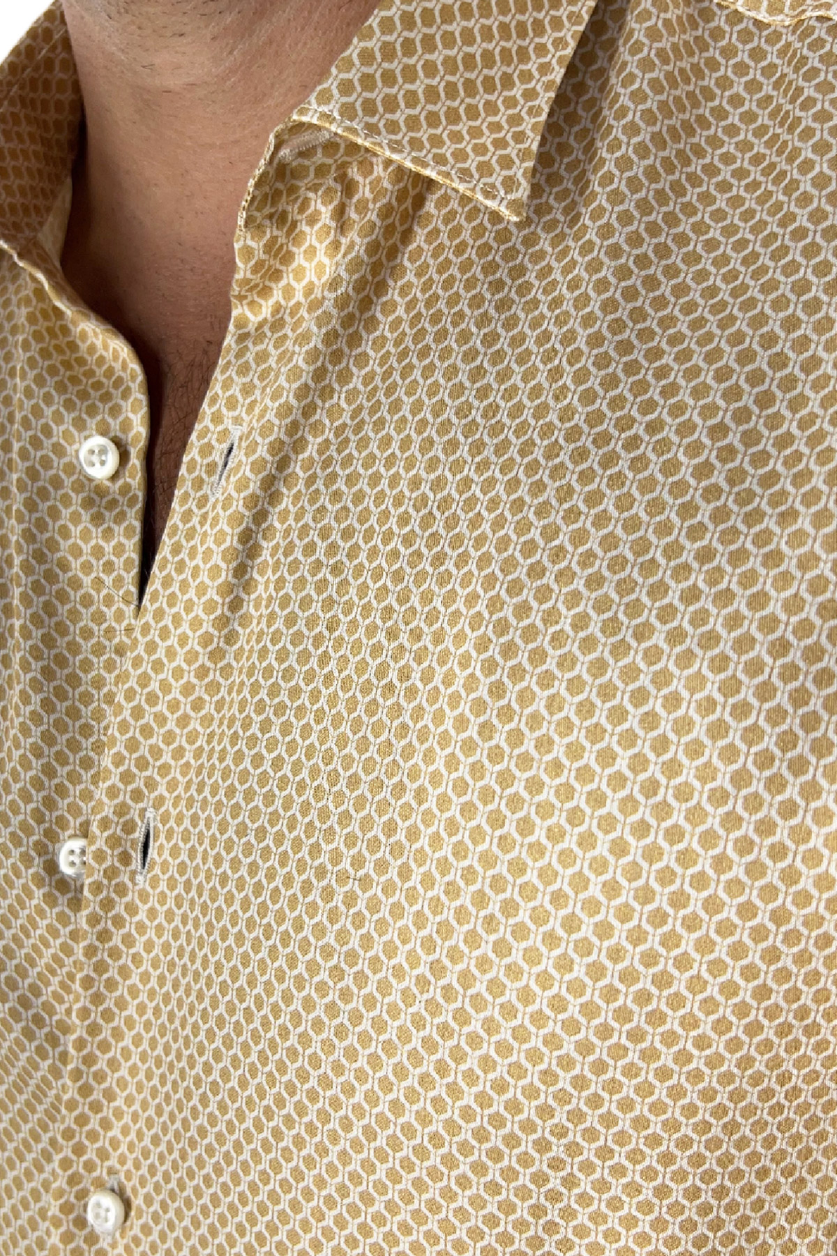 Camicia Uomo In Viscosa fantasia esagonale beige vestibilita comoda Collo Italiano