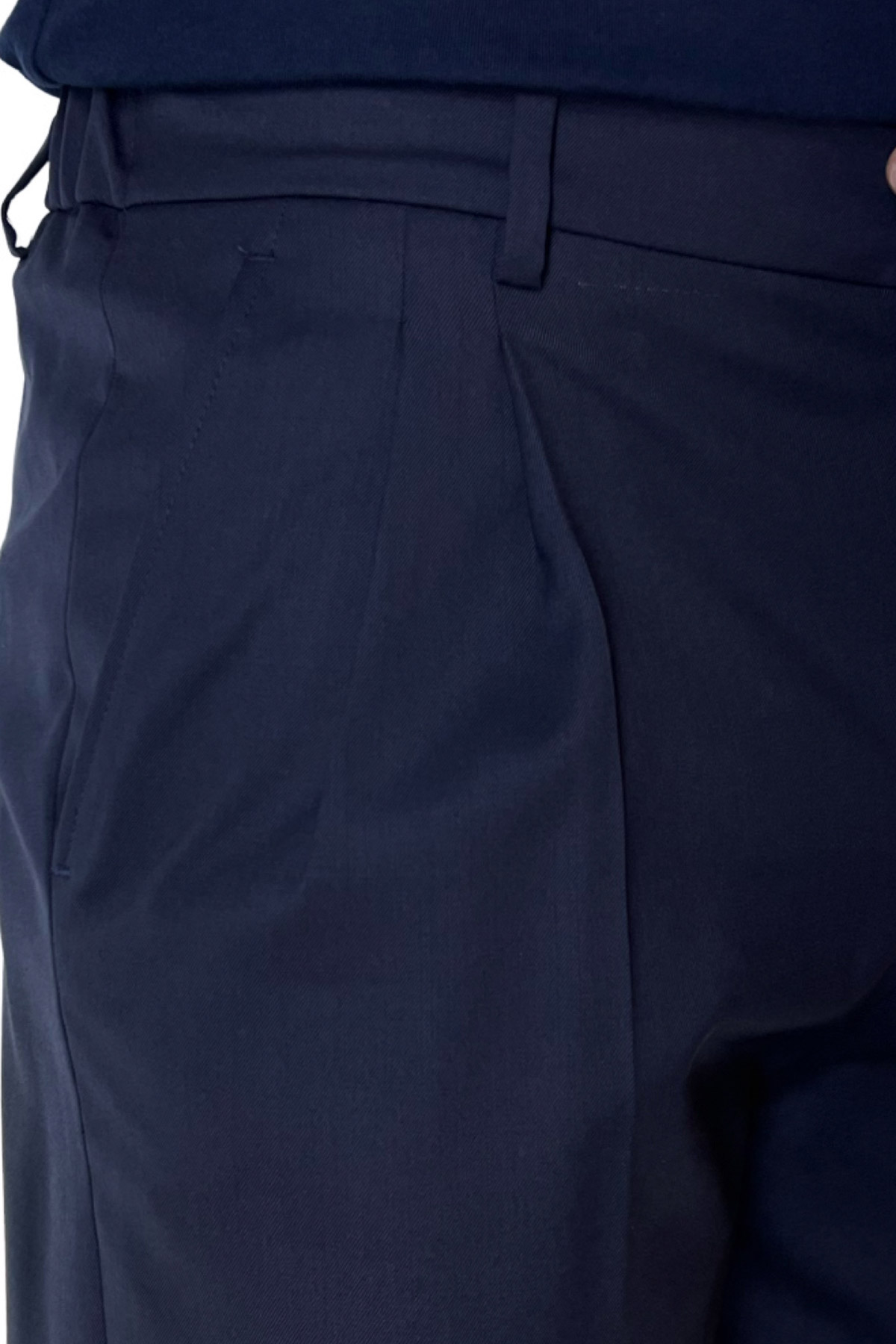 Bermuda uomo blu navy in fresco lana 100% vitale barberis canonico con mezza coulisse doppia pinces e tasca america