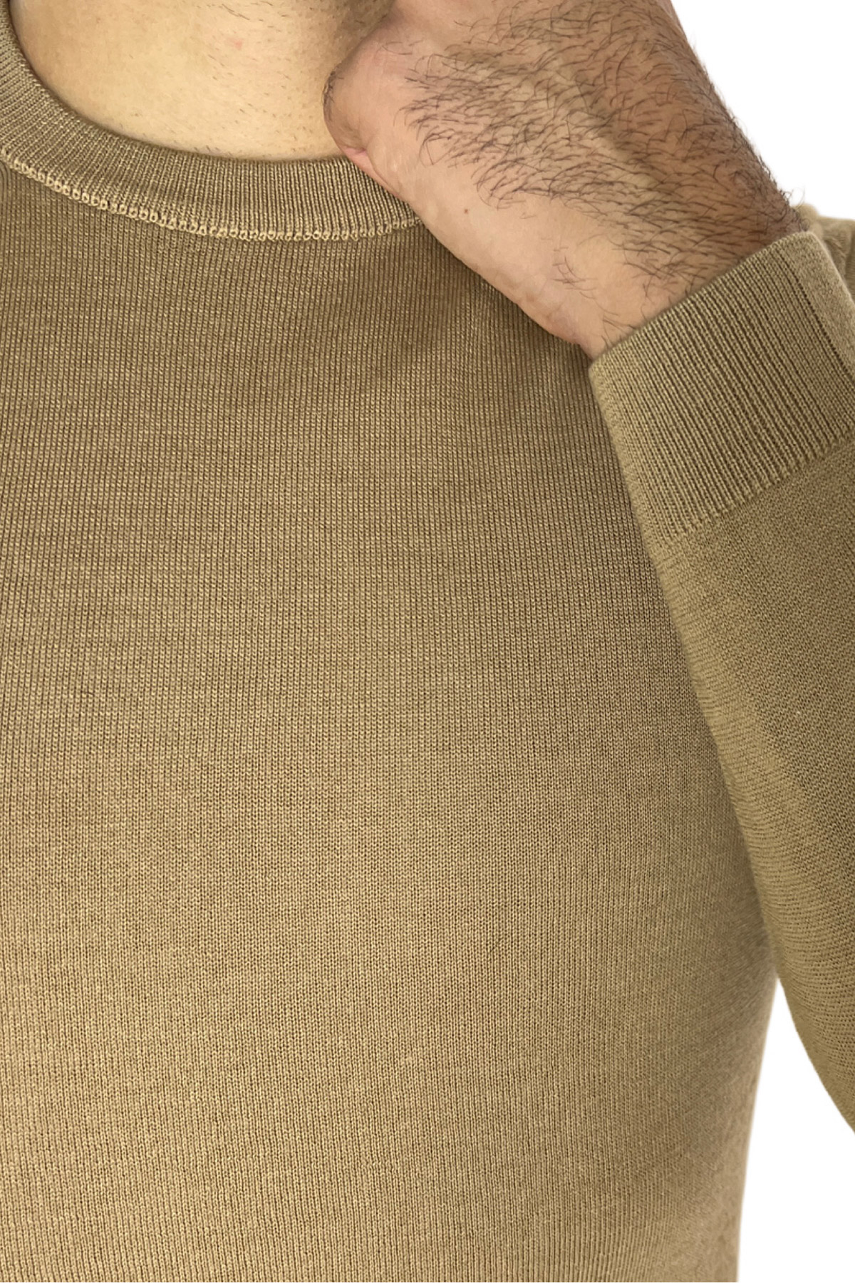 Maglioncino da uomo girocollo beige in lana merinos slim fit made in italy tinta unita