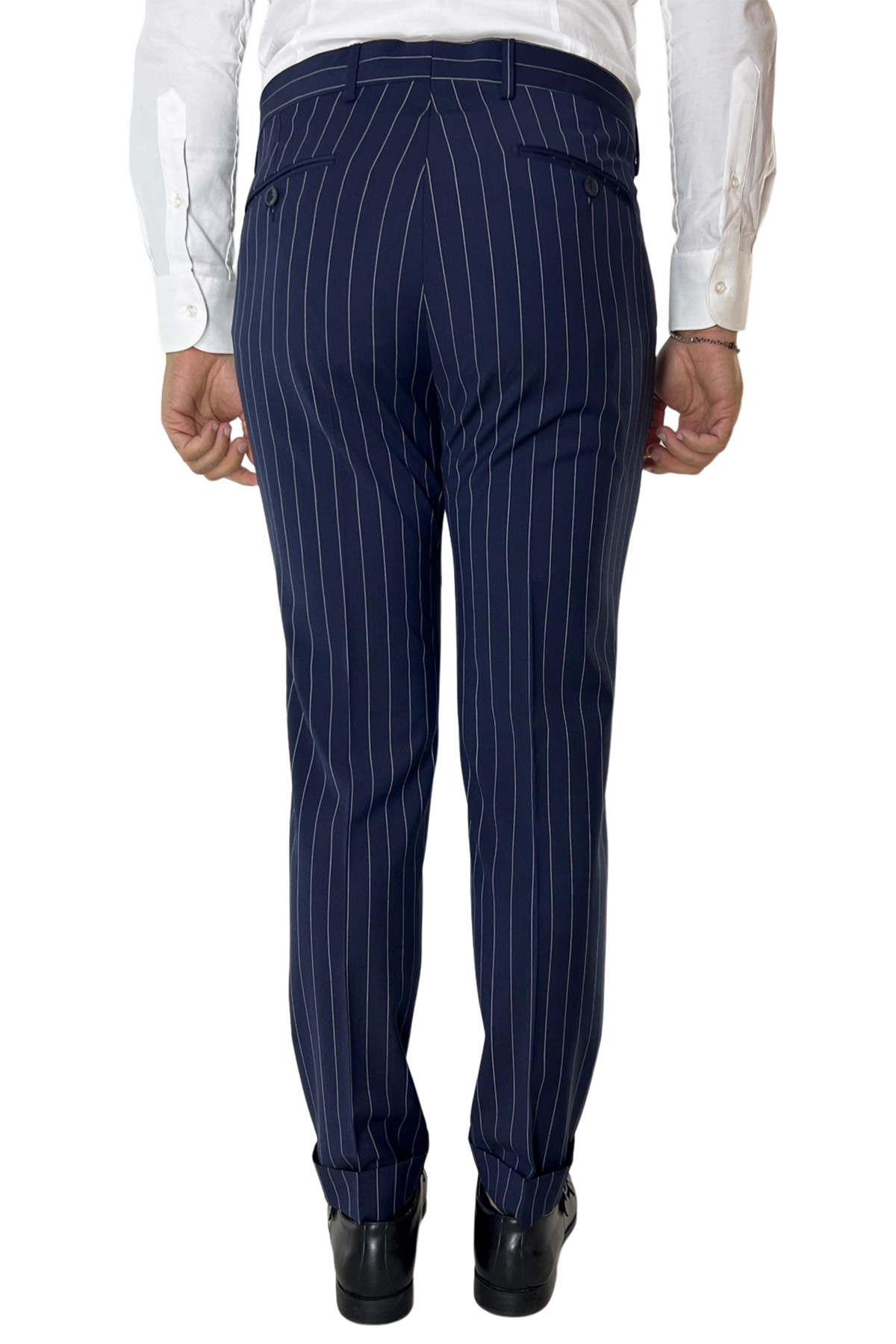 Pantalone uomo blu gessato fresco lana tasca america con una pinces e risvolto 4cm