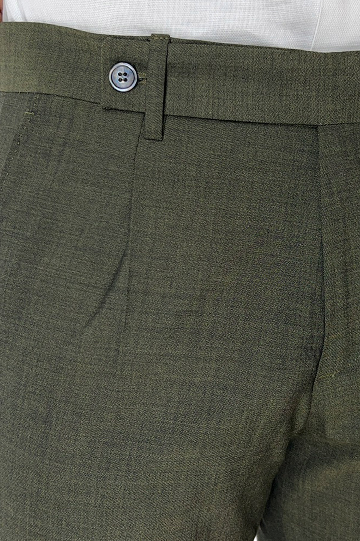 Abito uomo monopetto verde militare fresco lana mista Rever a lancia 13cm con pantalone una pinces vestibilità slim