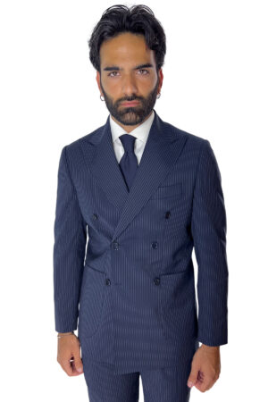 Giacca uomo doppiopetto navy blu con riga stretta in fresco lana misto Rever a lancia tasche a toppe