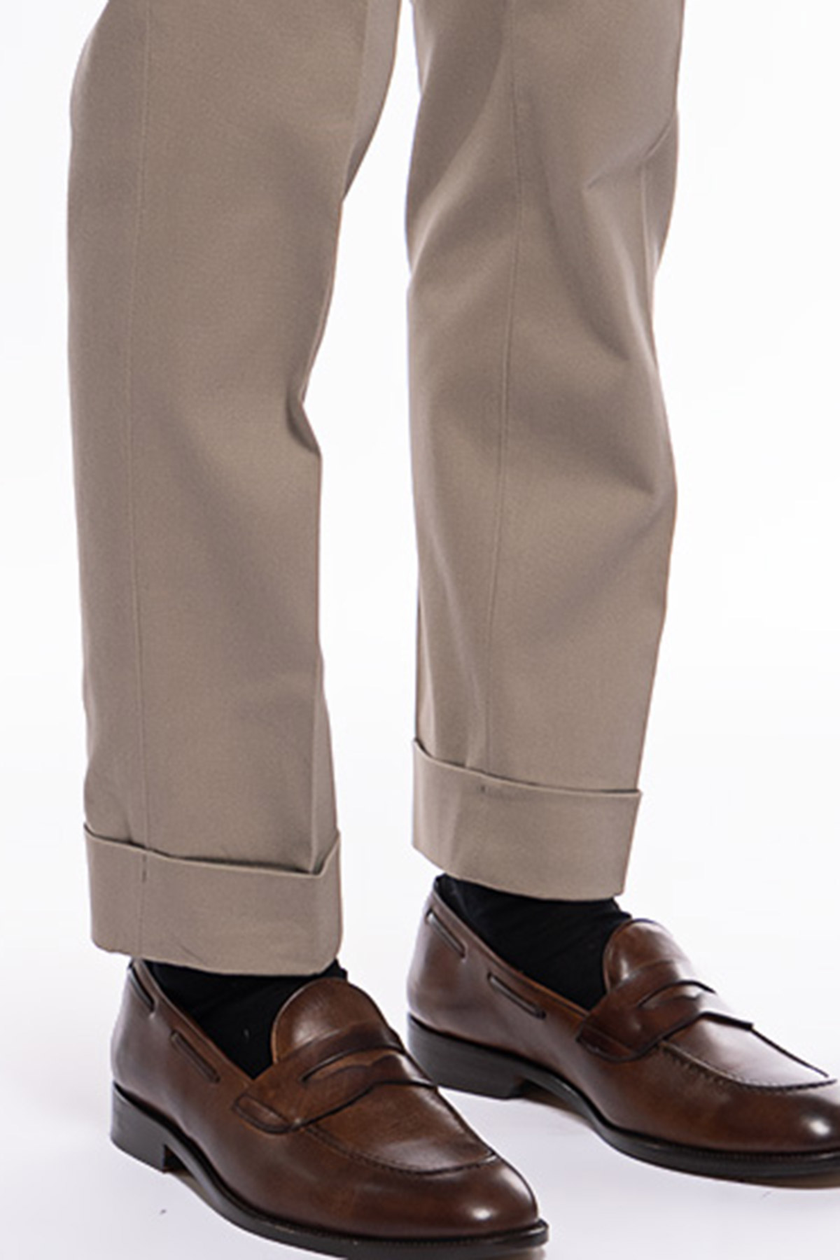 Pantalone uomo Beige tasca america in cotone slim fit con risvolto di 5cm