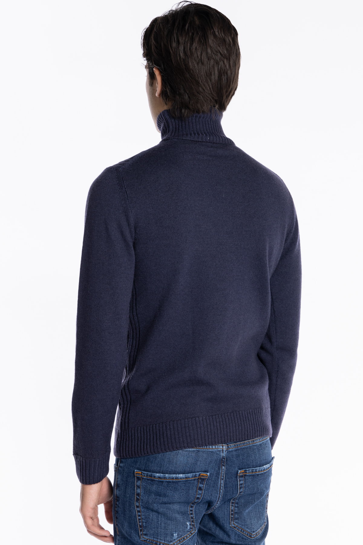 Maglione da uomo collo alto Blu pura lana con trame interne ai lati maniche lunghe
