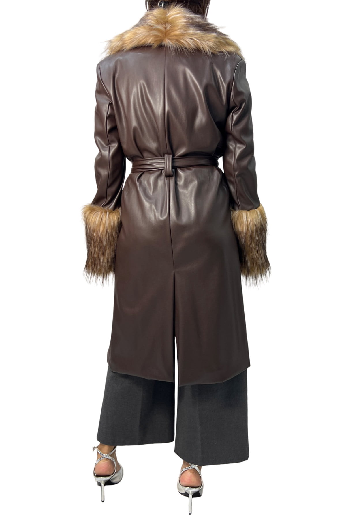 Cappotto donna midi in ecopelle con dettaglio collo e polsi in eco pelliccia pelo lungo