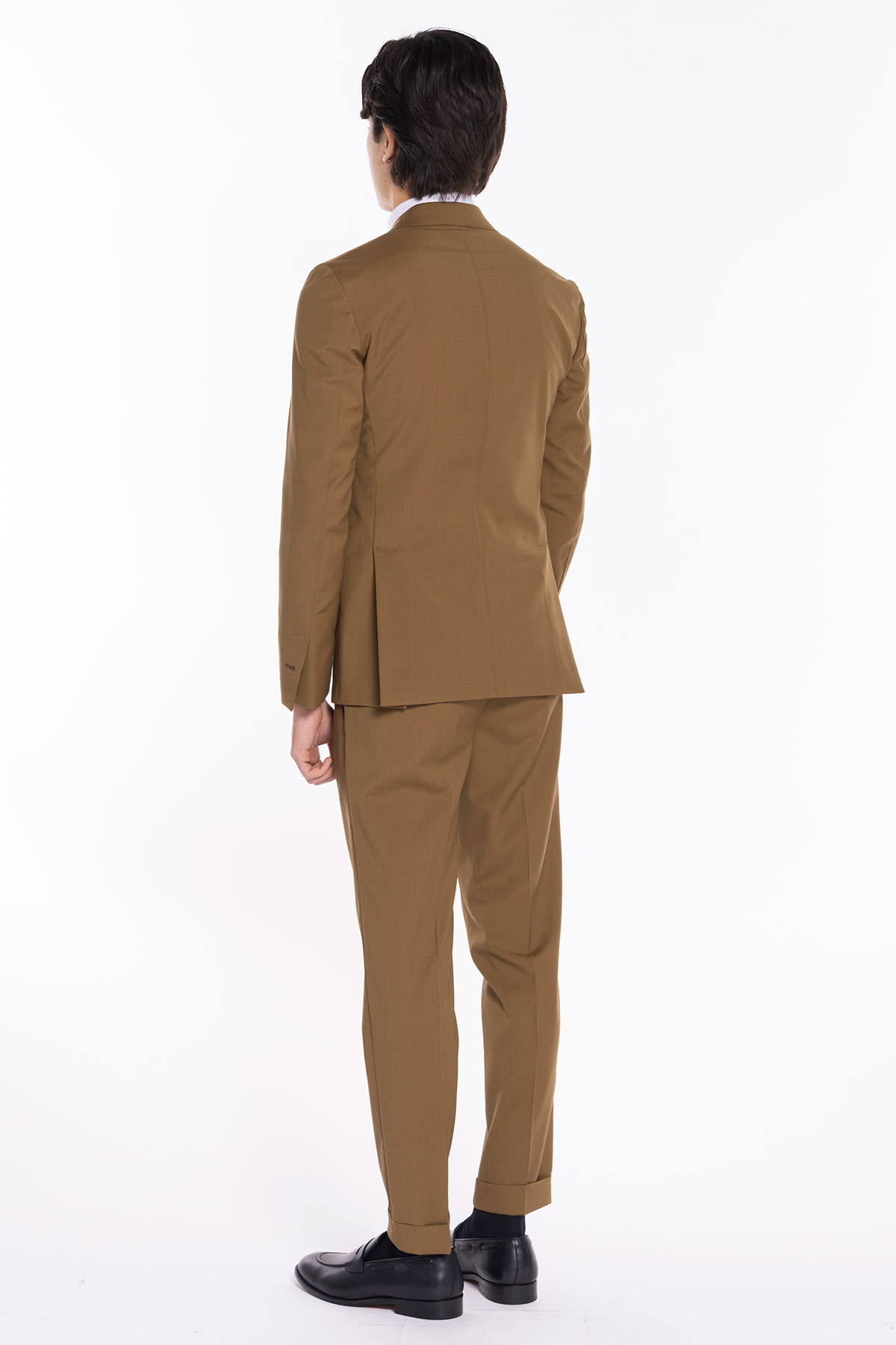 Abito uomo cammello con giacca monopetto e pantalone vita alta doppia pinces fresco lana mista Carillo Moda Abbigliamento uomo e donna scarpe e accessori