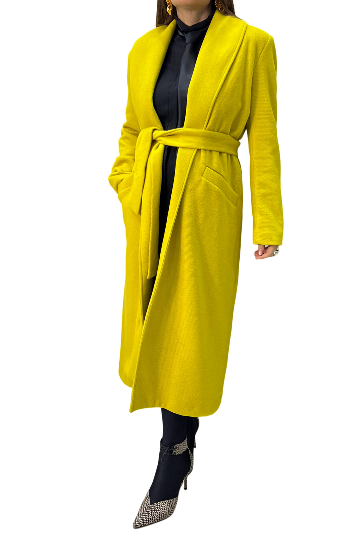 Cappotto donna modello vestaglia rever sciallato senza bottoni e chiusura cintura