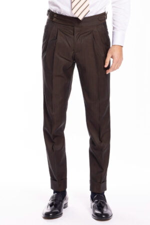 Pantalone uomo vita alta marrone solaro fresco lana Bristol Tessuti Napoli con doppia pinces e fibbie laterali